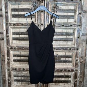 Lulu’s black dress